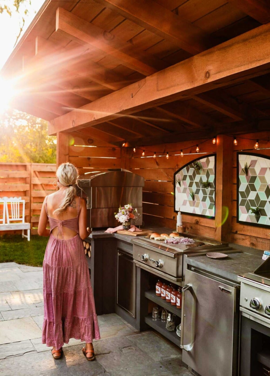 image.title Beautiful & Functional Covered Outdoor Kitchen Design image