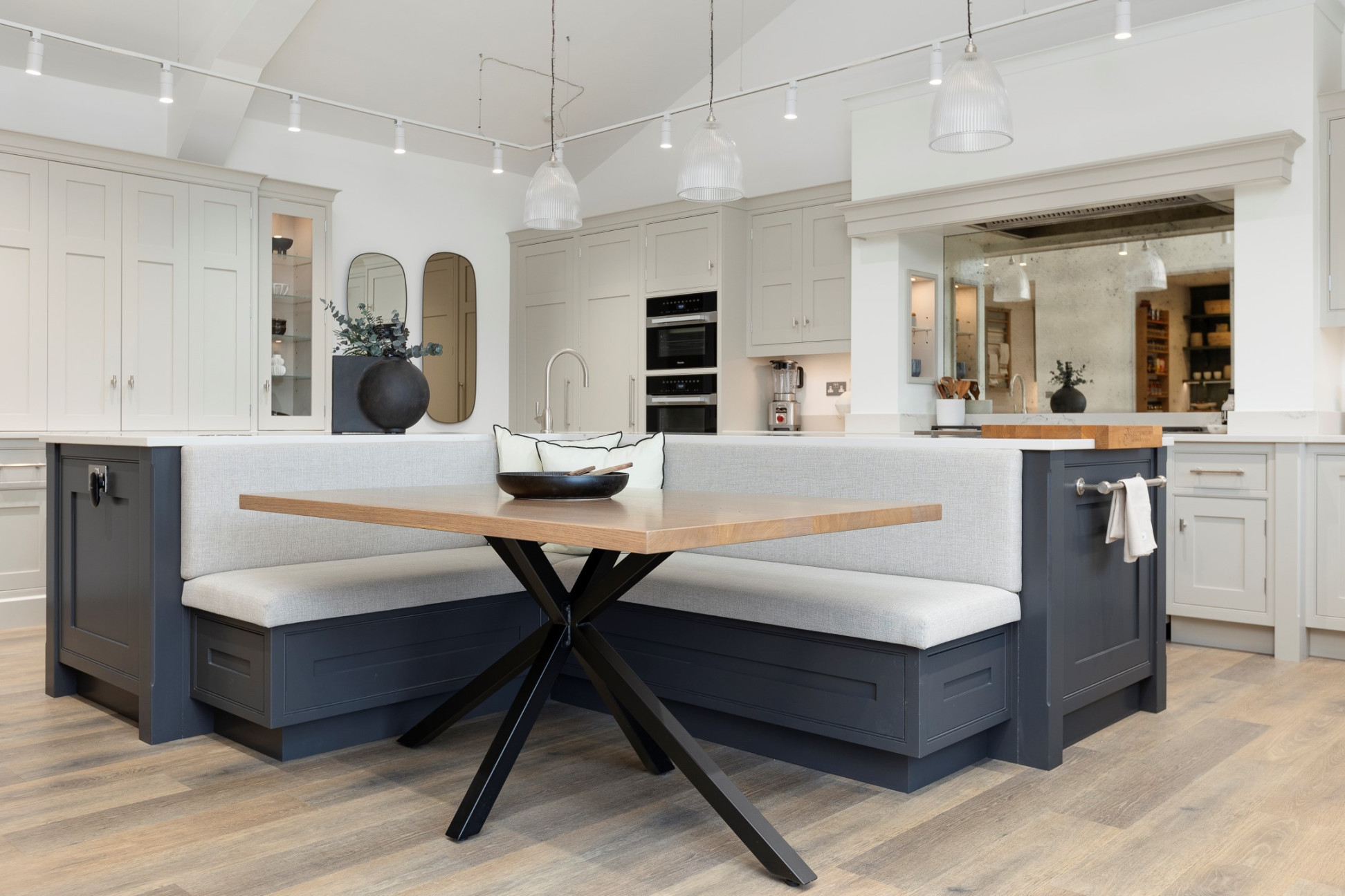 image.title Designing a Kitchen Island with Seating - The Perfect Social Space  image