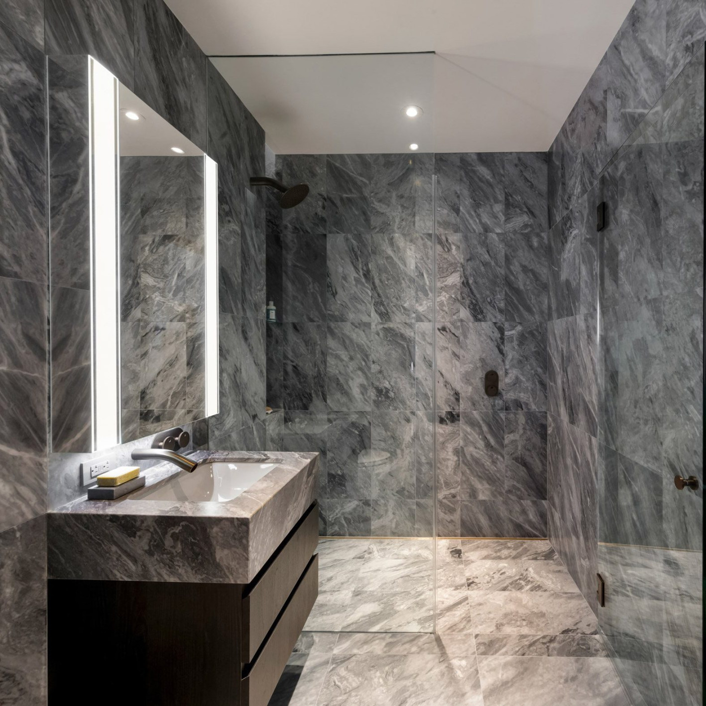 image.title Ten bathrooms that celebrate veiny marble interiors image