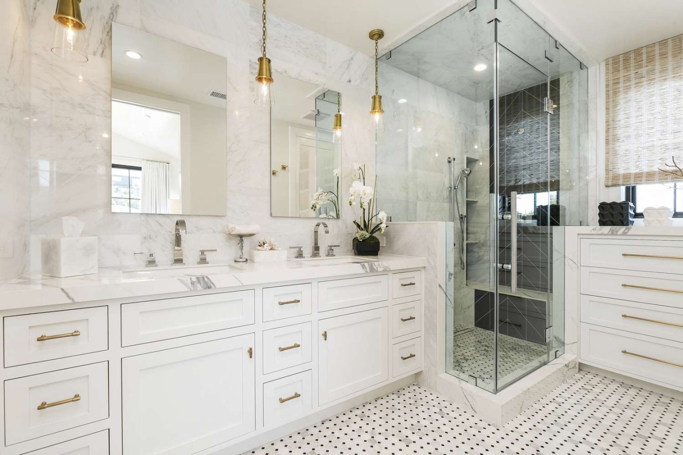 image.title White Bathroom Ideas to Keep the Room Lively image